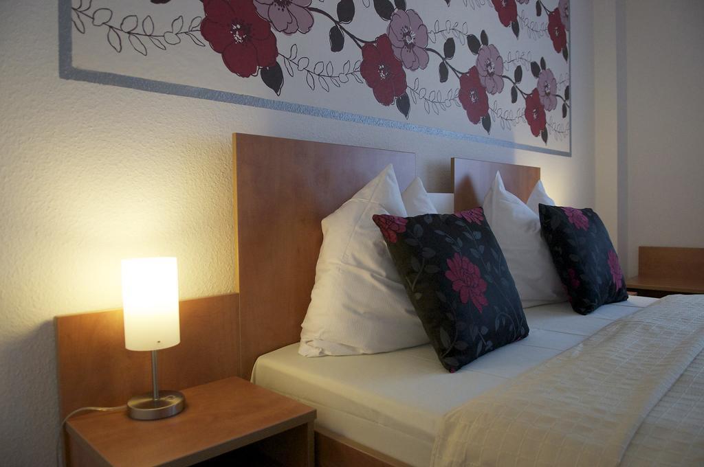 Hotel Vier Loewen Traben-Trarbach Oda fotoğraf