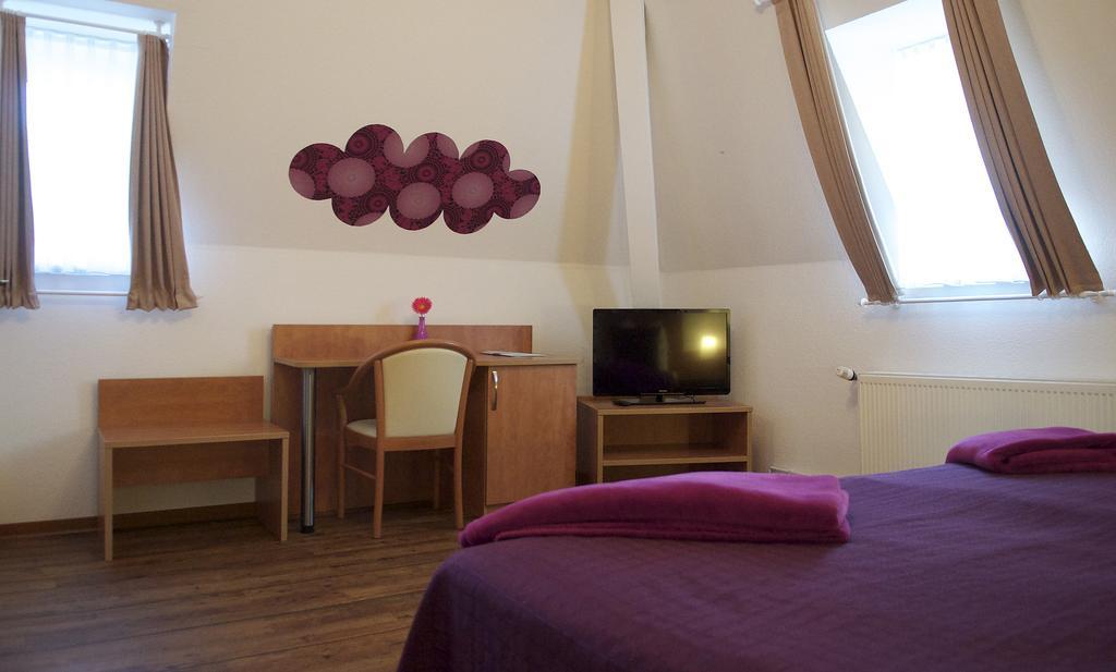 Hotel Vier Loewen Traben-Trarbach Oda fotoğraf