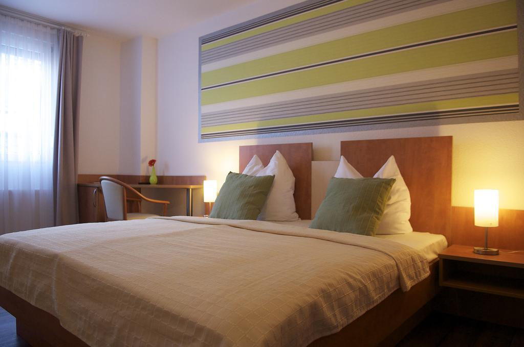 Hotel Vier Loewen Traben-Trarbach Oda fotoğraf