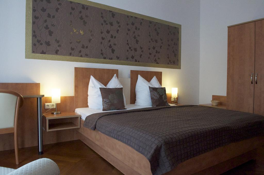 Hotel Vier Loewen Traben-Trarbach Oda fotoğraf